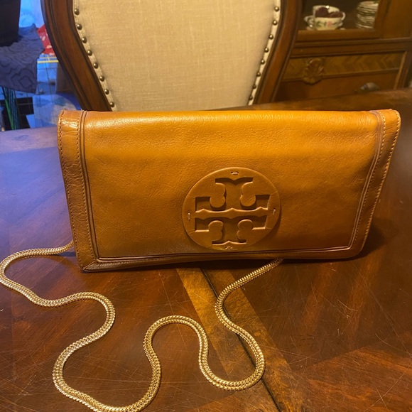 Tory Burch Handbags - Tory Burch Tan Leather Crossbody Clutch with Gold Chain